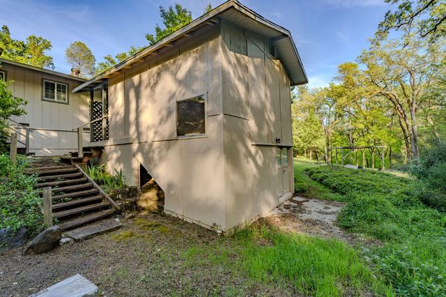 8792 Hidden Valley Rd, Mountain Ranch, CA 95246