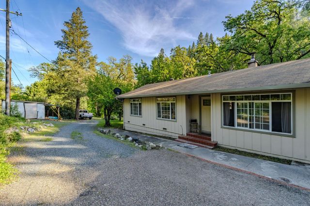 8792 Hidden Valley Rd, Mountain Ranch, CA 95246