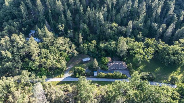 8792 Hidden Valley Rd, Mountain Ranch, CA 95246