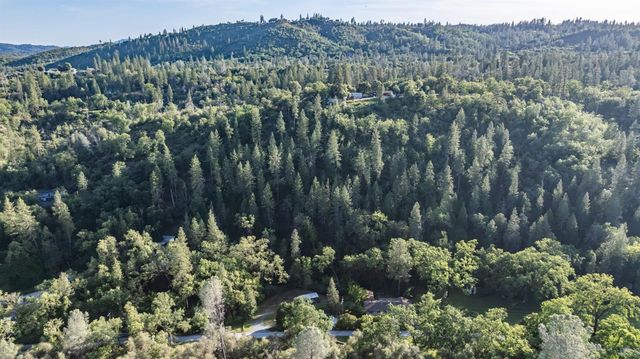 8792 Hidden Valley Rd, Mountain Ranch, CA 95246