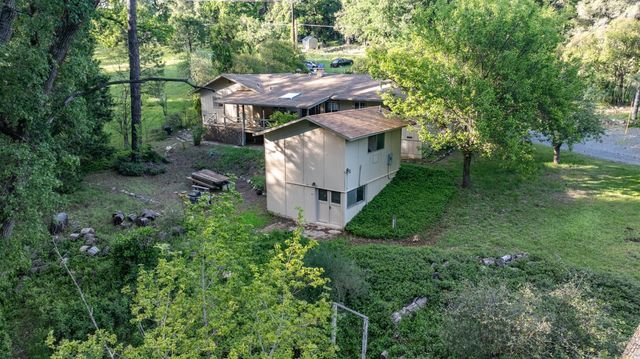 8792 Hidden Valley Rd, Mountain Ranch, CA 95246