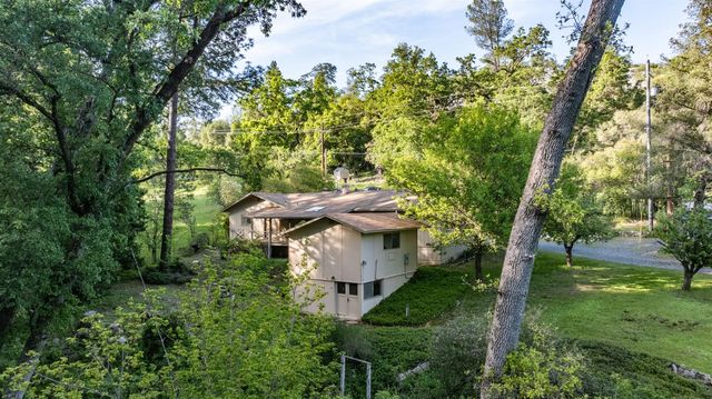 8792 Hidden Valley Rd, Mountain Ranch, CA 95246