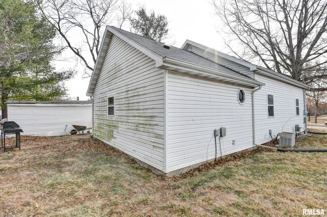 819 E ADAMS Street, Taylorville, IL 62568