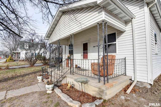 819 E ADAMS Street, Taylorville, IL 62568