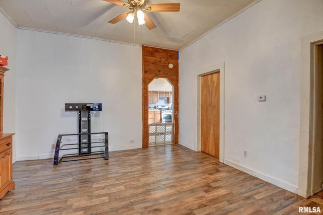 819 E ADAMS Street, Taylorville, IL 62568