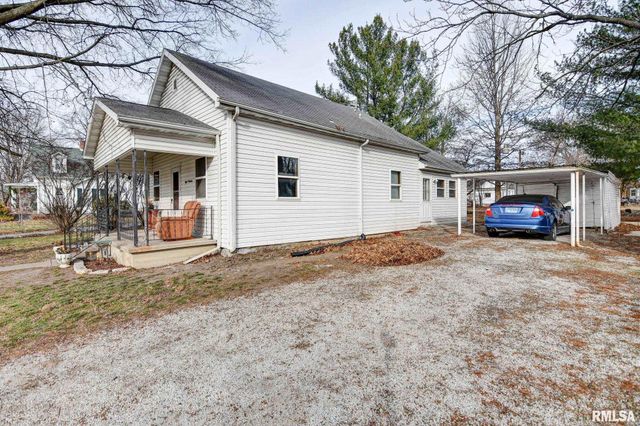 819 E ADAMS Street, Taylorville, IL 62568