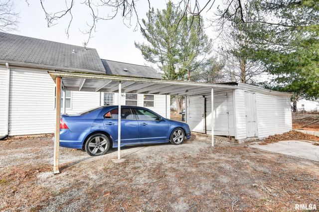 819 E ADAMS Street, Taylorville, IL 62568