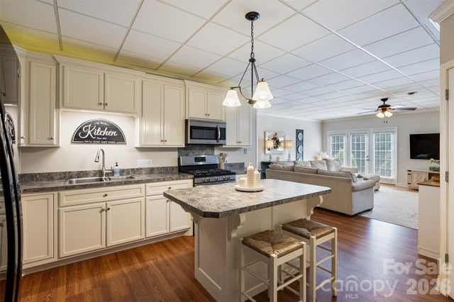 1004 Ashley Place, Belmont, NC 28012