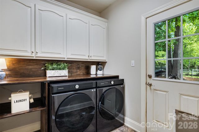 1004 Ashley Place, Belmont, NC 28012