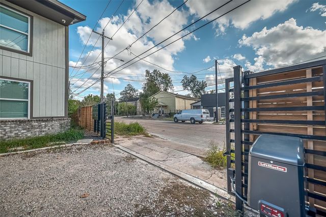 3257 Holaman Street G, Houston, TX 77004