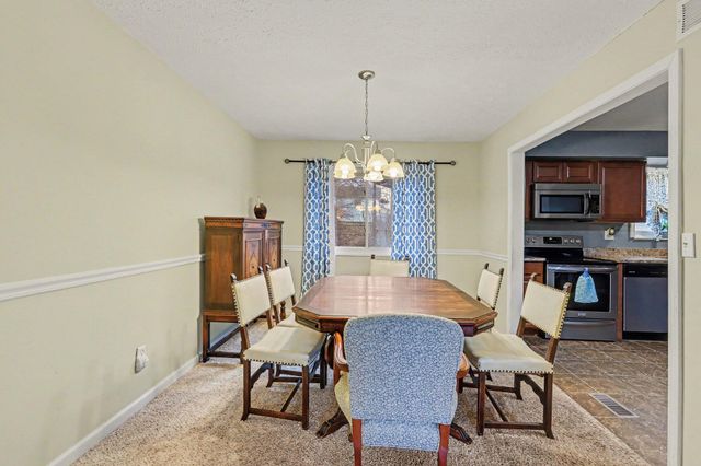 7775 Cedar Wood Circle, Florence, KY 41042