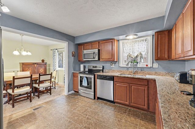 7775 Cedar Wood Circle, Florence, KY 41042