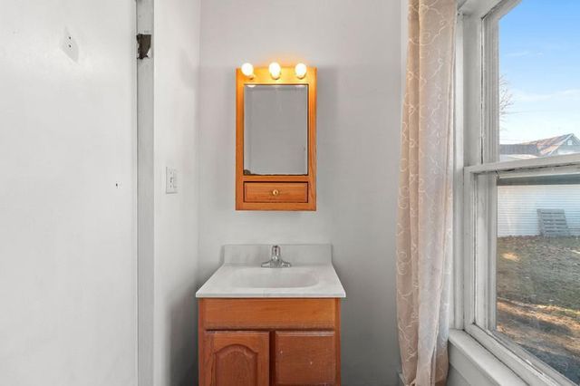 76 W BANK STREET, Fond Du Lac, WI 54935