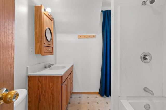 76 W BANK STREET, Fond Du Lac, WI 54935