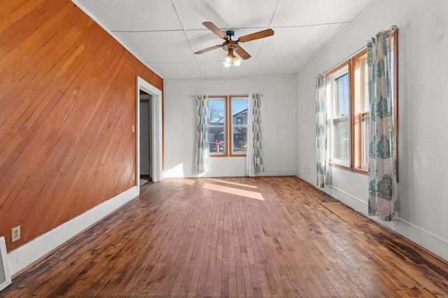 76 W BANK STREET, Fond Du Lac, WI 54935