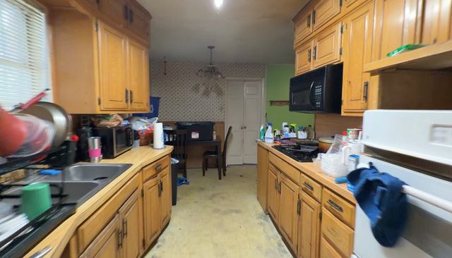8591 Sweetwater Drive, Dallas, TX 75228
