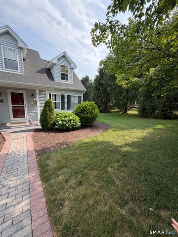 4 Bridle Trail 4, Trumbull, CT 06611