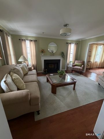 4 Bridle Trail 4, Trumbull, CT 06611