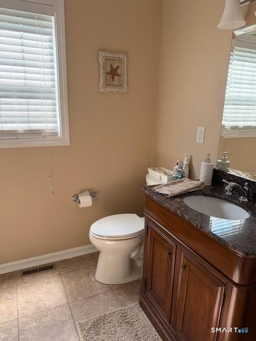 4 Bridle Trail 4, Trumbull, CT 06611