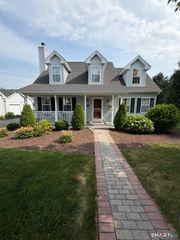 4 Bridle Trail 4, Trumbull, CT 06611