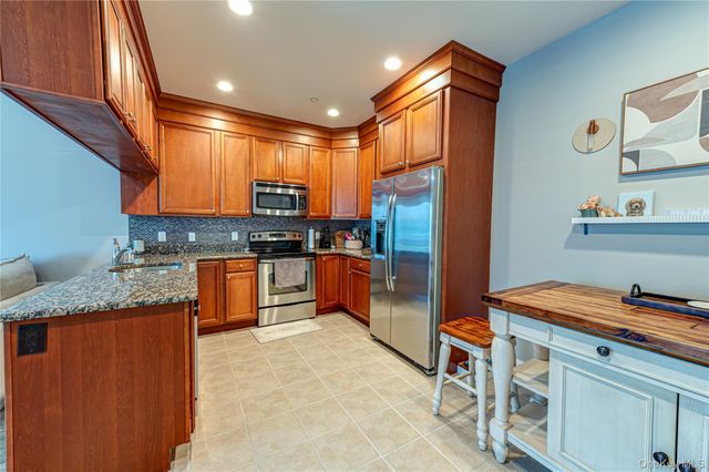 105 Okeefe Court, Oakdale, NY 11769