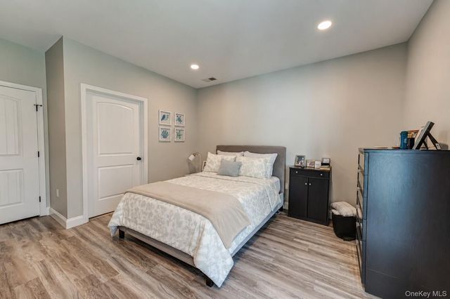 105 Okeefe Court, Oakdale, NY 11769