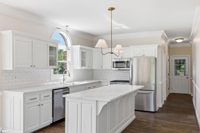 306 Forestglade Lane, Simpsonville, SC 29680