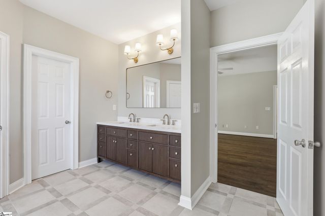 306 Forestglade Lane, Simpsonville, SC 29680