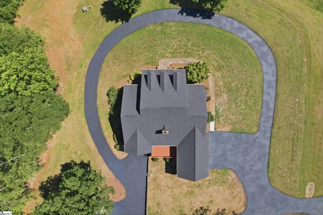 306 Forestglade Lane, Simpsonville, SC 29680