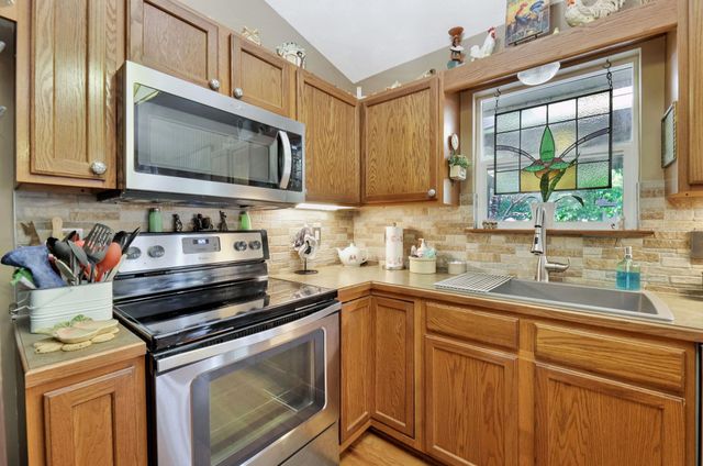 1947 N Marlin Ct, Andover, KS 67002