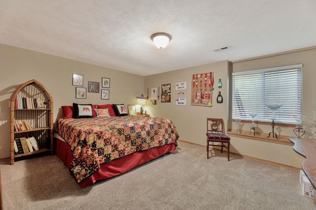 1947 N Marlin Ct, Andover, KS 67002