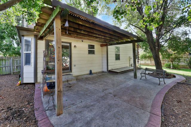 1947 N Marlin Ct, Andover, KS 67002