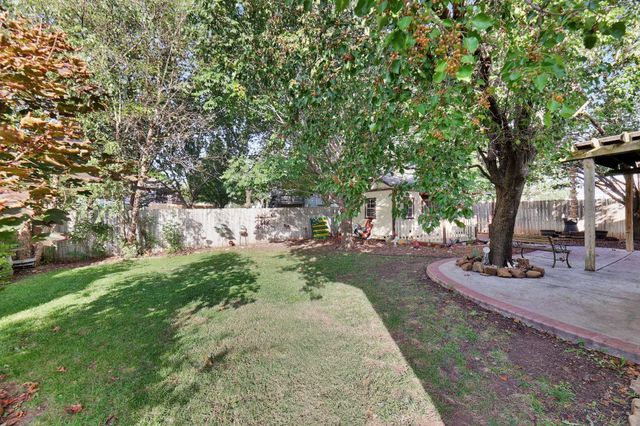 1947 N Marlin Ct, Andover, KS 67002