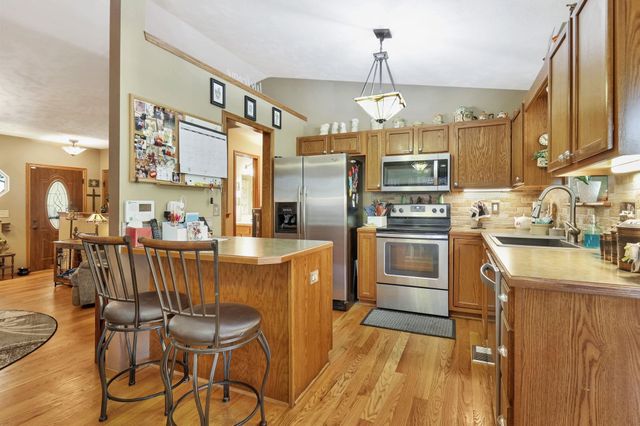 1947 N Marlin Ct, Andover, KS 67002