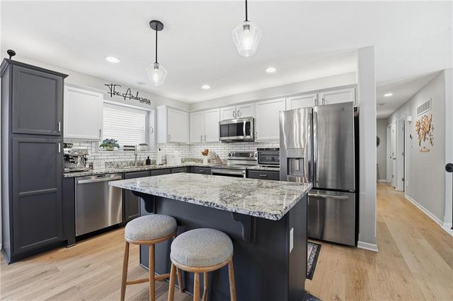 702 Emily Avenue, Belton, MO 64012