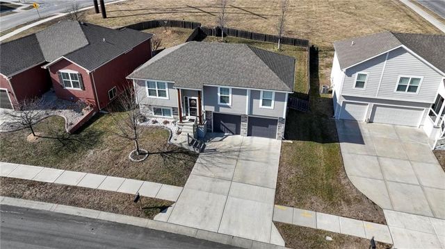 702 Emily Avenue, Belton, MO 64012