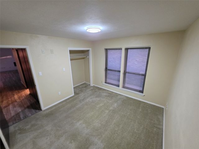 3038 Modella Avenue, Dallas, TX 75229