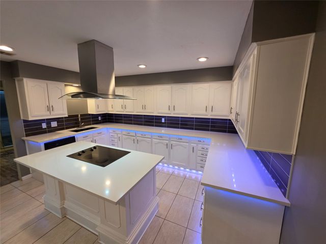 3038 Modella Avenue, Dallas, TX 75229