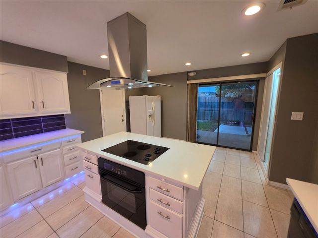 3038 Modella Avenue, Dallas, TX 75229