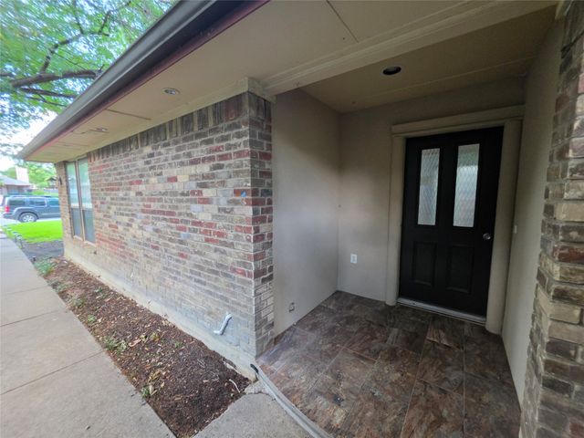 3038 Modella Avenue, Dallas, TX 75229
