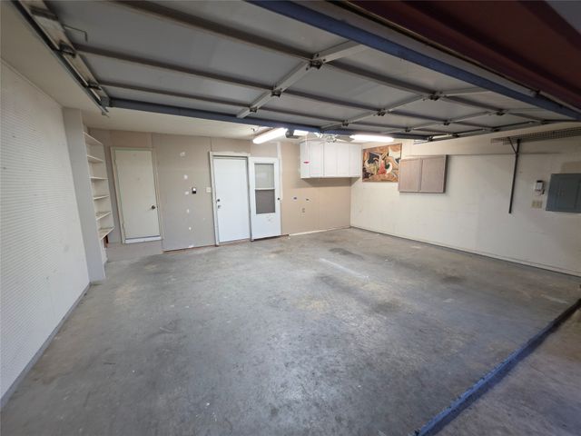 3038 Modella Avenue, Dallas, TX 75229