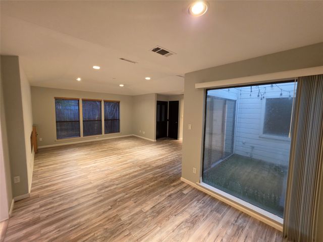 3038 Modella Avenue, Dallas, TX 75229