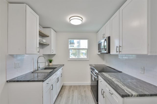 2028 N BETTY LANE, Clearwater, FL 33755