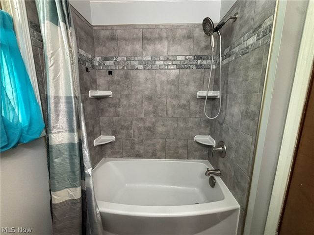 1230 Maple Street, Salem, OH 44460