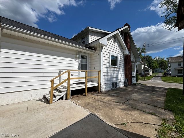 1230 Maple Street, Salem, OH 44460
