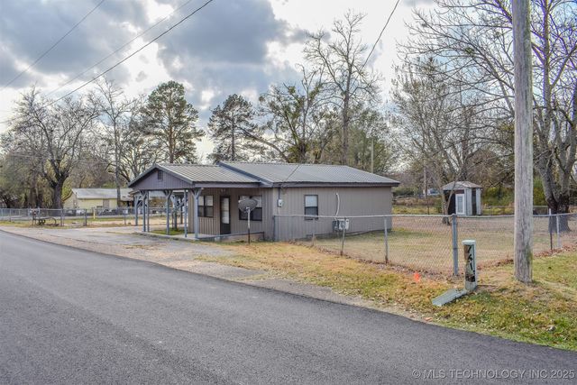 406 SE I Street, Antlers, OK 74523