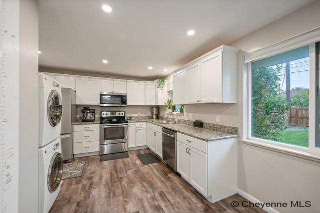 2732 DEMING BLVD, Cheyenne, WY 82001