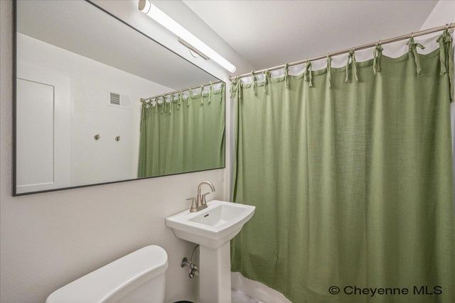 2732 DEMING BLVD, Cheyenne, WY 82001