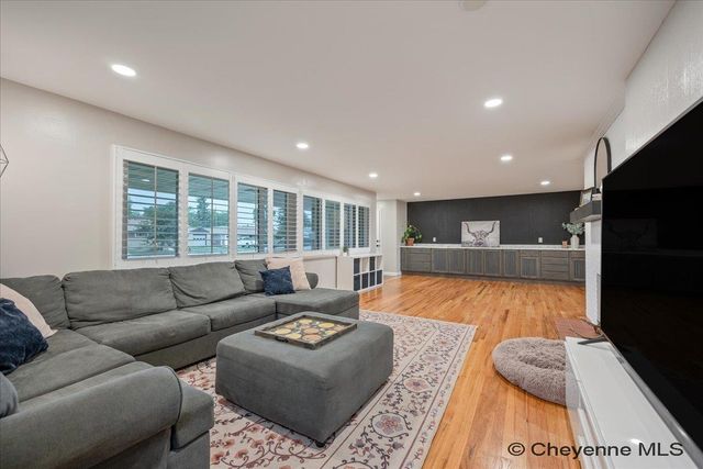2732 DEMING BLVD, Cheyenne, WY 82001