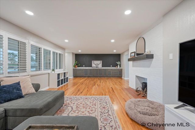 2732 DEMING BLVD, Cheyenne, WY 82001